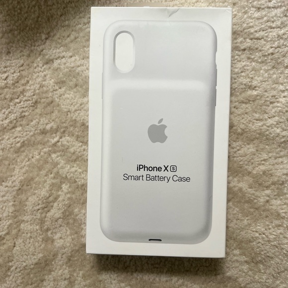 iPhone Xs charging case, white, used - Picture 1 of 6